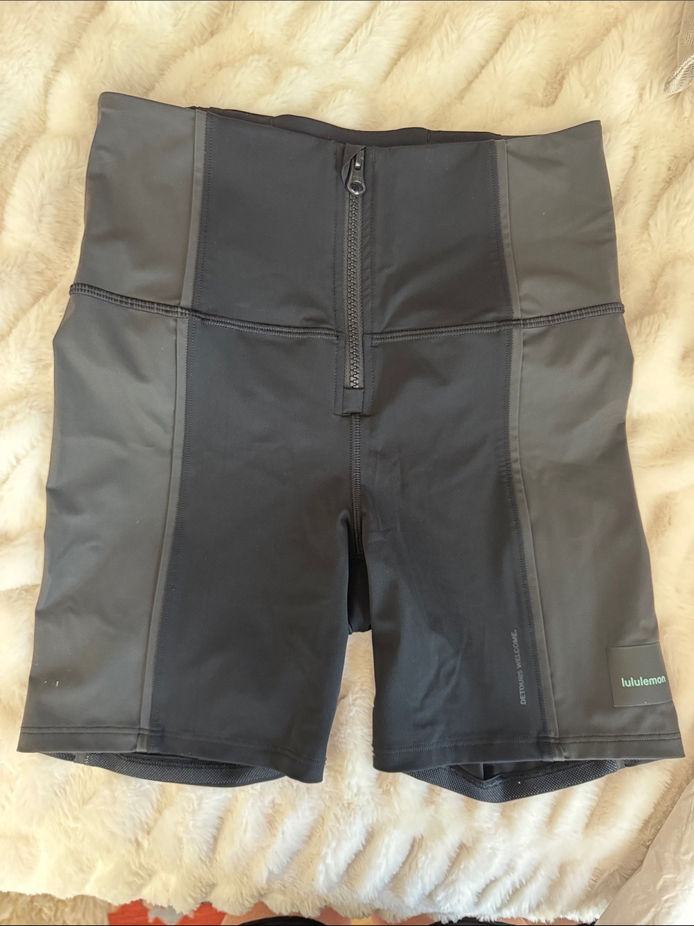 Lululemon Hike to Swim Short 6”